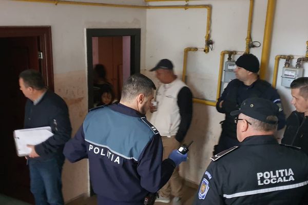 Incendiul de la Vatra Dornei a pornit de la un cablu electric defect VIDEO