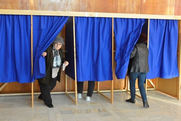 Prezență la vot în județul Suceava ușor mai scăzută în cursul dimineții față de primul tur al alegerilor prezidențiale