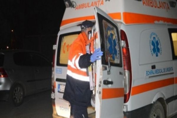 Beat și fără permis, un bărbat s-a răsturnat cu ATV-ul într-un șanț