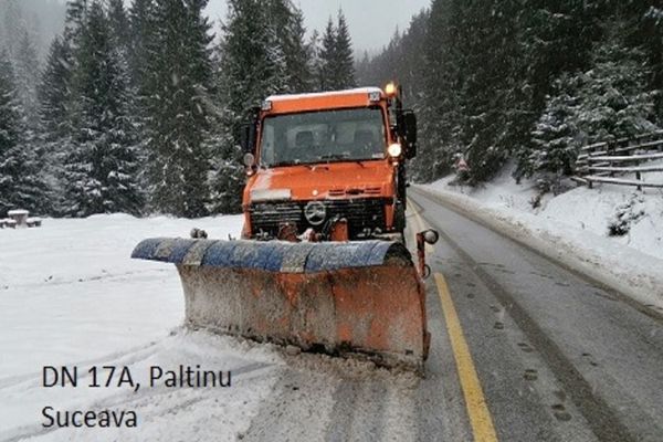 Trafic îngreunat de viscol pe mai multe drumuri din județul Suceava