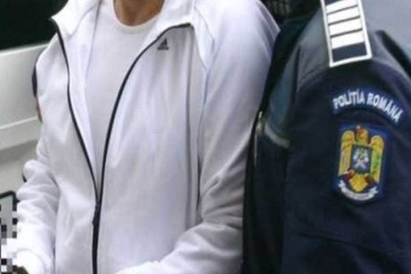 Tânăr din Burla, urmărit național, depistat de polițiști pe Aeroportul Suceava