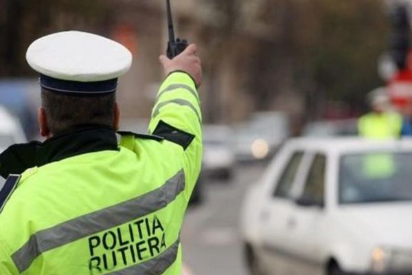 Peste 300 de sancțiuni contravenționale aplicate de polițiștii suceveni în primele două zile de Crăciun