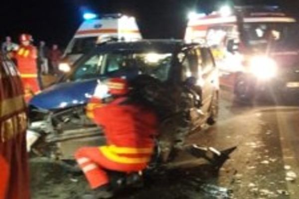 Accident rutier cu cinci victime, printre care trei minori, la Dărmănești FOTO