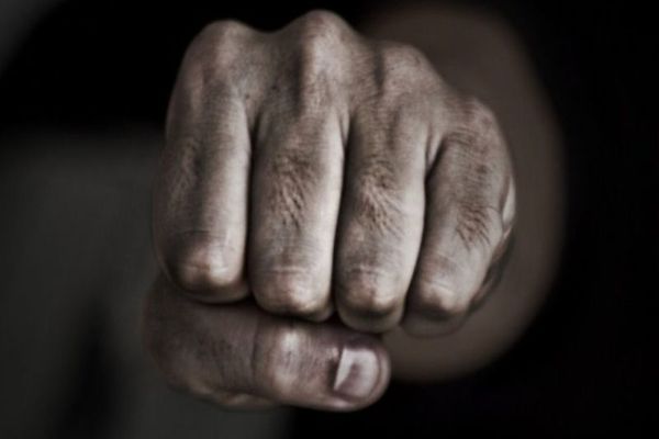 Doi bărbați au fost luați la bătaie pe o stradă din Fălticeni