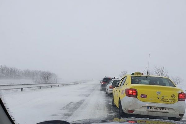 Viscolul a provocat probleme pe mai multe drumuri din județ VIDEO