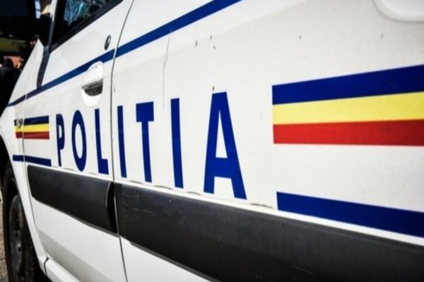 O șoferiță care transporta țigări de contrabandă, prinsă de polițiști după o urmărire în trafic