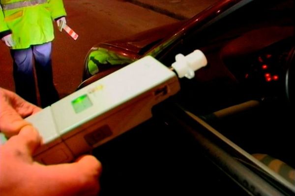 A condus un autoturism cu o alcoolemie de 1,03 mg/l alcool pur în aerul expirat