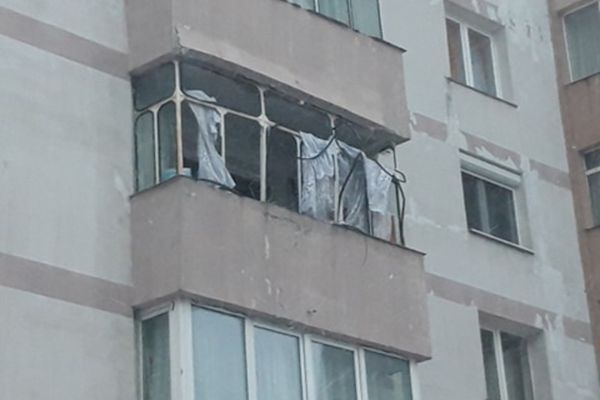 Explozie într-un apartament din municipiul Suceava FOTO