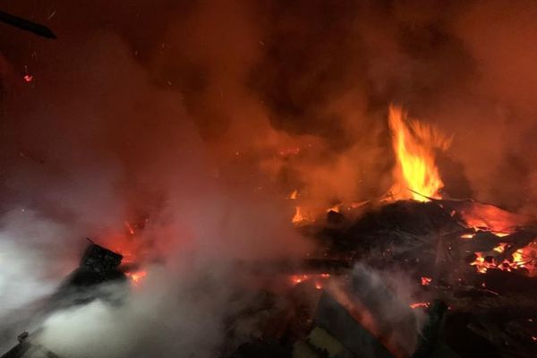 Gospodărie cuprinsă de flăcări în Zaharești,  din cauza unor petarde