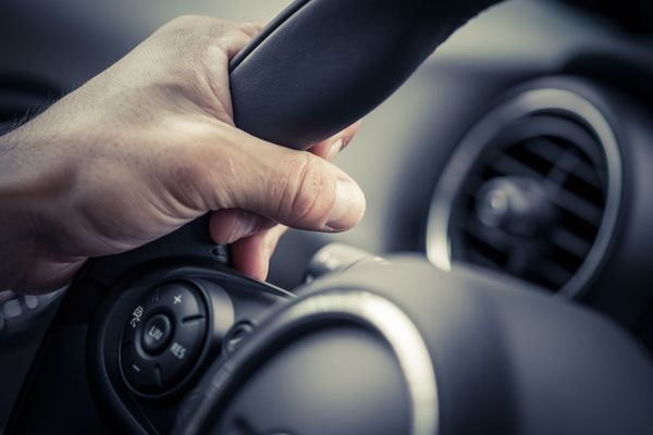 Control judiciar pentru un șofer din Volovăț care s-a urcat la volan aproape în comă alcoolică