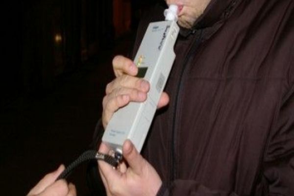 Accident provocat de un șofer aproape în comă alcoolică, la Cornu Luncii