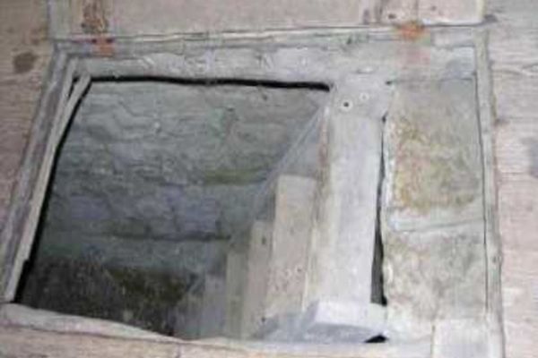 Un bătrân din Drăgoiești a murit după ce a căzut în beciul locuinței