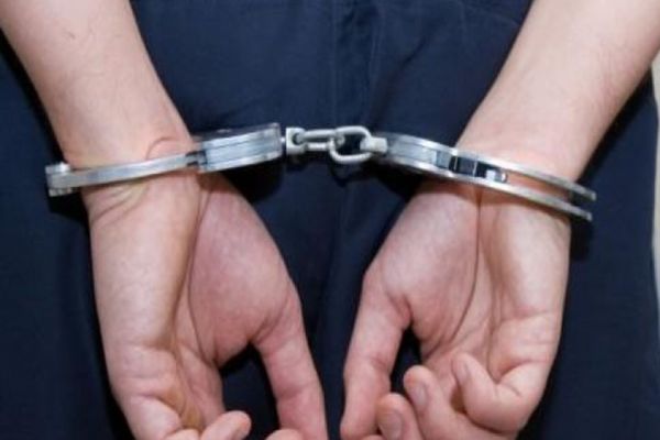 Tânăr din Ipotești reținut pentru 24 de ore. S-a urcat fără permis la volan, a provocat un accident și a fugit