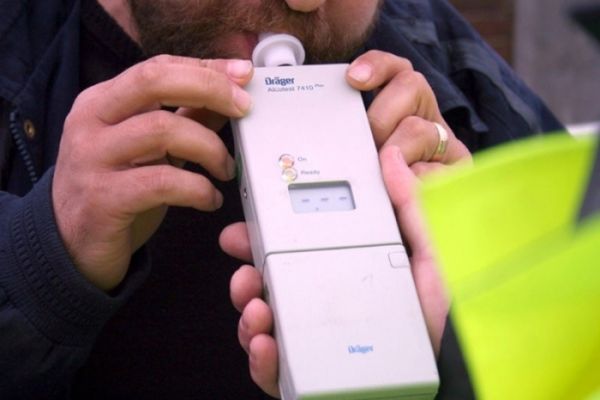 Un bărbat din Ulma a fost prins beat criță la volan