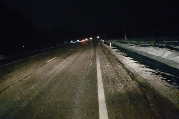 Circulație îngreunată pe Pasul Mestecăniș, din cauza unor tiruri neechipate corespunzător