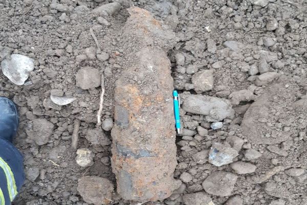 Element de muniție din cel de-Al Doilea Război Mondial descoperit pe malul râului Moldova FOTO 