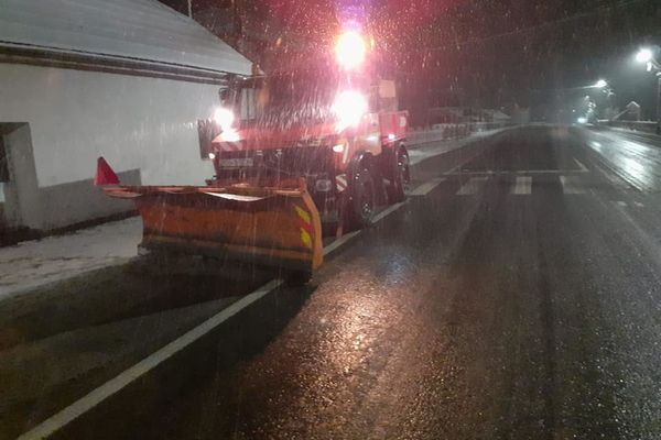 Ninsoare în zona de munte a județului Suceava FOTO