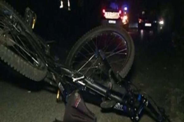 Un șofer de 82 de ani a lovit cu mașina un biciclist