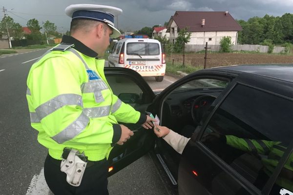 Acțiune desfășurată de polițiștii din Vicovu de Sus și Rădăuți. Au fost suspendate patru permise de conducere