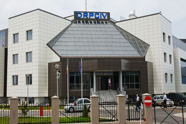 Coronavirus. Reguli noi și URGENTE la serviciile de permise, înmatriculări și pașapoarte