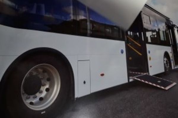A fost semnat contractul pentru achiziția a 25 de autobuze electrice FOTO
