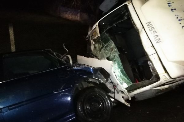 Accident rutier în Mureșenii Bârgăului, între un autocamion și un autoturism! Șoferul camionului, un bărbat din Suceava, era băut zdravăn
