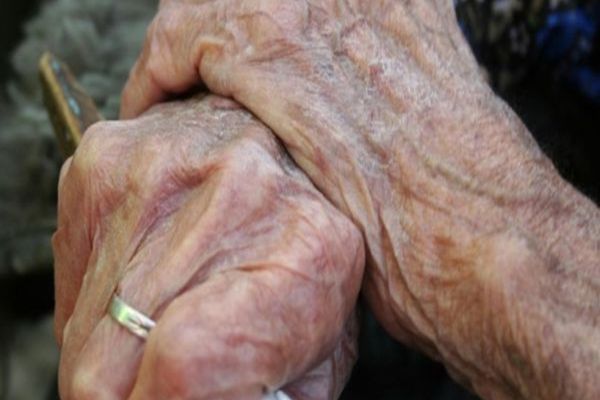 Dosar penal pentru o femeie care și-a bătut soacra