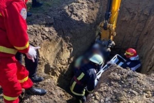 Mal de pământ surpat peste un muncitor, la Udești FOTO