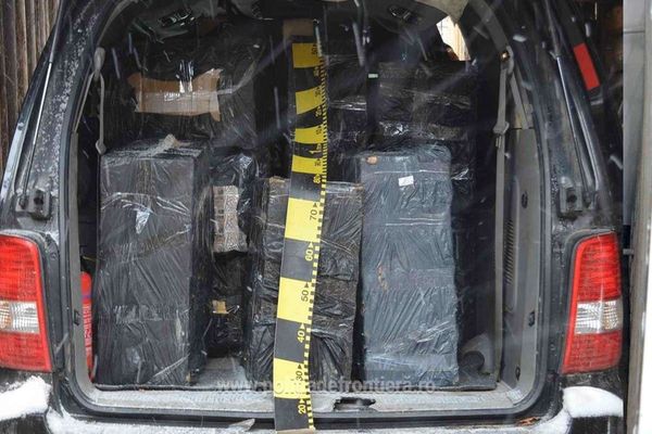 Țigări de contrabandă în valoare de peste 190.000 de lei, confiscate dintr-un garaj din Falcău VIDEO