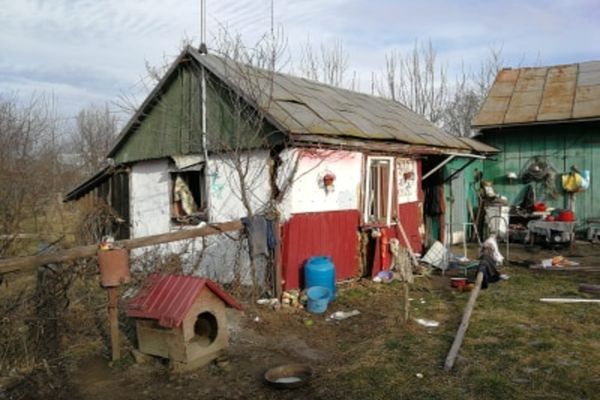 Explozie într-o bucătărie de vară din comuna Zvoriștea FOTO