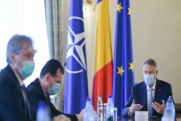Iohannis: "Toate restricțiile rămân în vigoare până la 15 mai. După 15 mai, toată lumea este obligată să poarte măști de protecție"