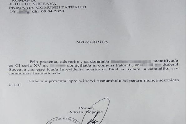 Primăria unei localități aflată în carantină eliberează sătenilor care pleacă la muncă în străinătate adeverințe non-COVID
