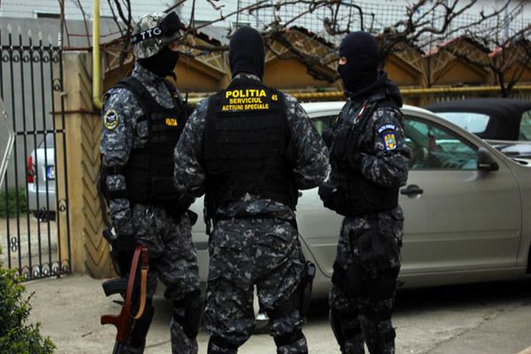 Acțiuni speciale pe raza orașului Liteni pentru identificarea persoanelor care nu respectă Ordonanțele Militare