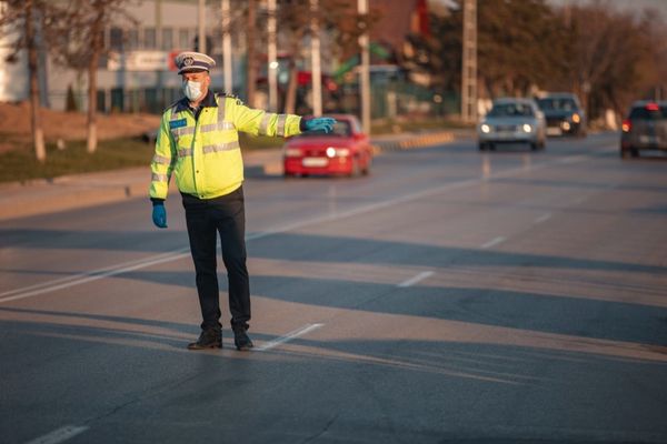 91 de sancțiuni contravenționale aplicate pentru nerespectarea restricțiilor de circulație