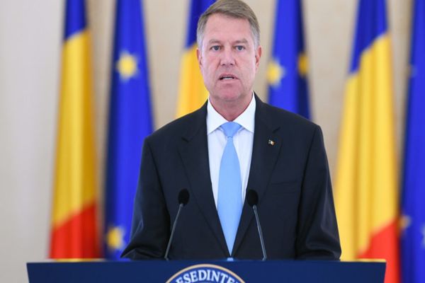 Klaus Iohannis: Stați acasă! Altfel, după sărbători, vom avea înmormântări! Voi cere ministrului de Interne să revină asupra acordului cu BOR
