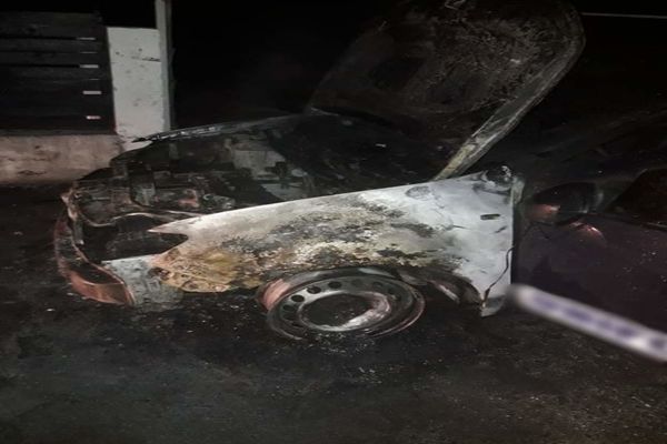 Doi copii s-au jucat cu focul într-un autoturism și au provocat un incendiu