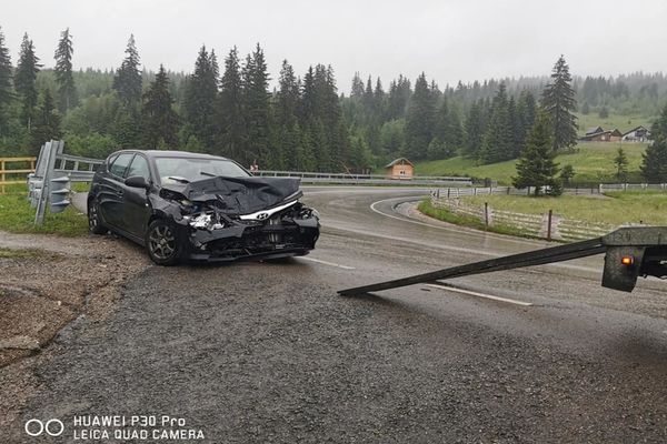 Accident cu o victimă provocat de un șofer care a ajuns cu mașina pe contrasens FOTO