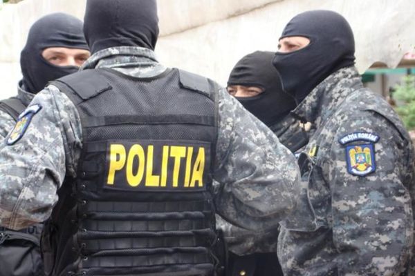 13 percheziții în județele Suceava și Arad la contrabandiști de țigări VIDEO