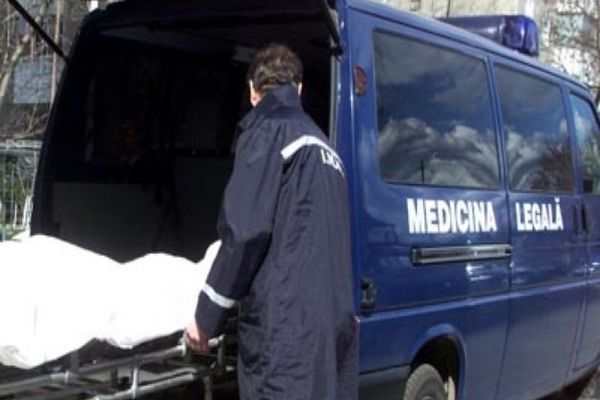 Tragedie în pădure. Un bărbat de 42 de ani a murit strivit de un copac