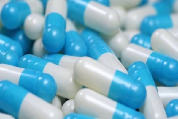 O asistentă de la Spitalul Județean Suceava este acuzată de fostul iubit că a furat din spital medicamente pentru tratarea coronavirusului AUDIO