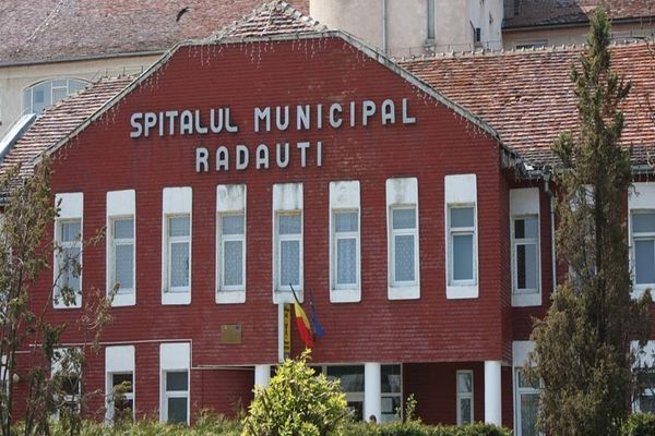 53 de pacienți cu COVID 19 internați în Spitalul Municipal Rădăuți, dintre care șase cadre medicale