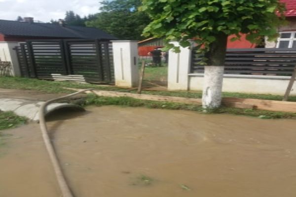 Inundații în localitatea Putna VIDEO