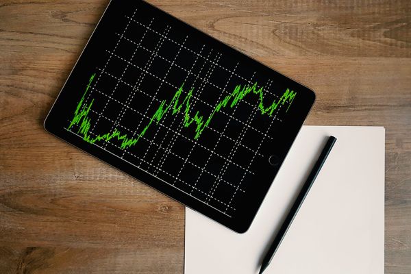 STUDIU TERMENE.RO: 20.45% dintre hotelurile și restaurantele din Suceava solicită certificatul pentru situații de urgență. 13.28% aplică la programul IMM Invest (P)