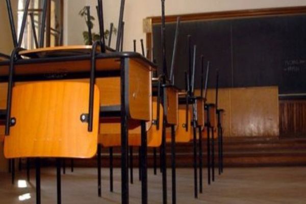 Zile libere plătite pentru părinții salariați, dacă se închid școlile din cauza COVID