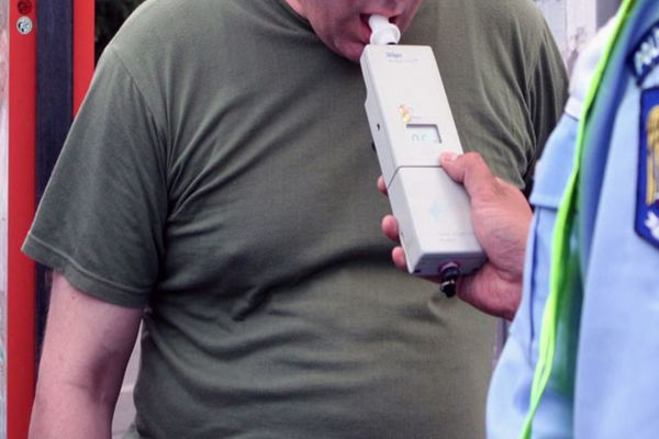 Sucevean depistat beat la volan într-o comună din Iași