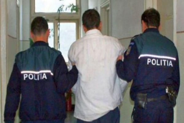 Urmărit național, prins de polițiștii ieșeni. 13 ani va sta după gratii