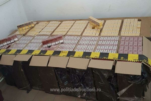 Contrabandiști somați cu focuri de armă să se oprească