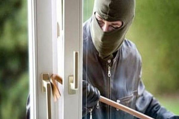 Trei suceveni au fost arestați pentru opt furturi