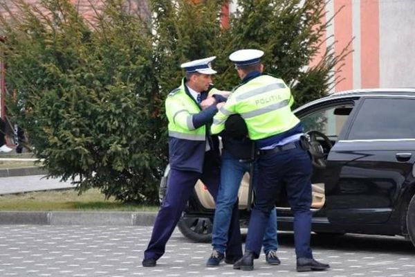 Șofer imobilizat de polițiști! Va rămâne pieton 390 de zile și va plăti o amendă în valoare de 10.715 lei