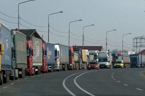 RESTRICȚII DE TRAFIC ÎN UNGARIA! Camioanele nu pot intra în țara vecină timp de 24 de ore. Când intră în vigoare interdicția